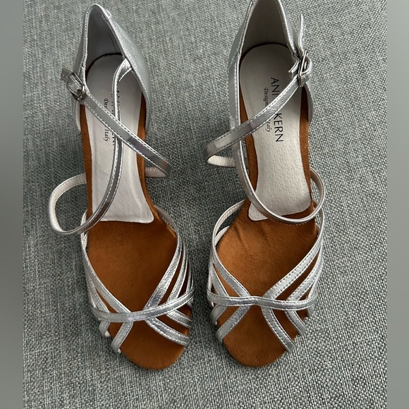 Anna Kern ballroom dance shoes silver size 6.5 - Picture 2 of 15